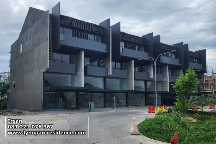 Soho 3 Lantai di Lynn Parc Residence